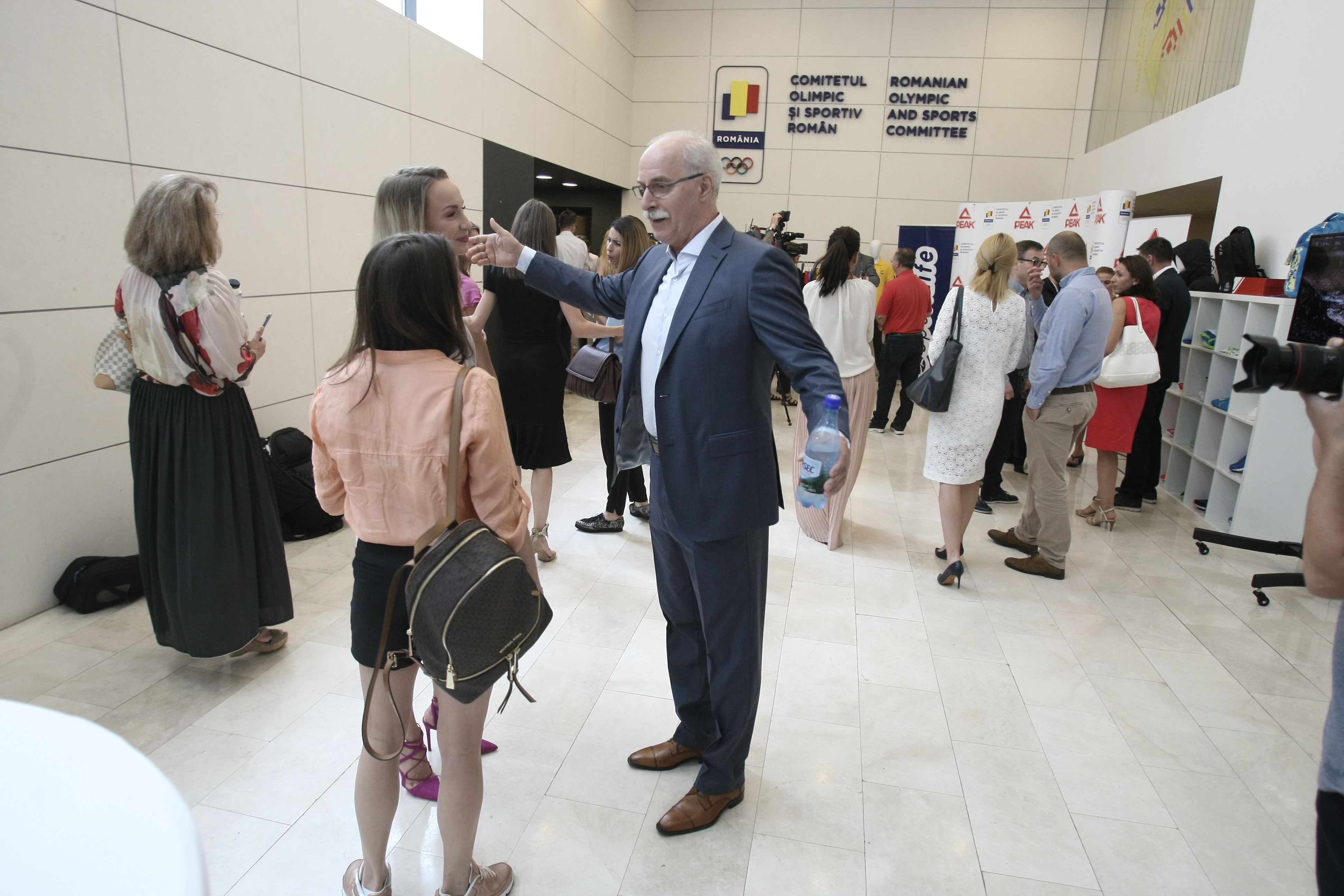Președintele COSR, Mihai Covaliu, este mulțumit de noul echipament al olimpicilor: ”Dacă firma Peak e bună pentru NBA, e bună și pentru România”
