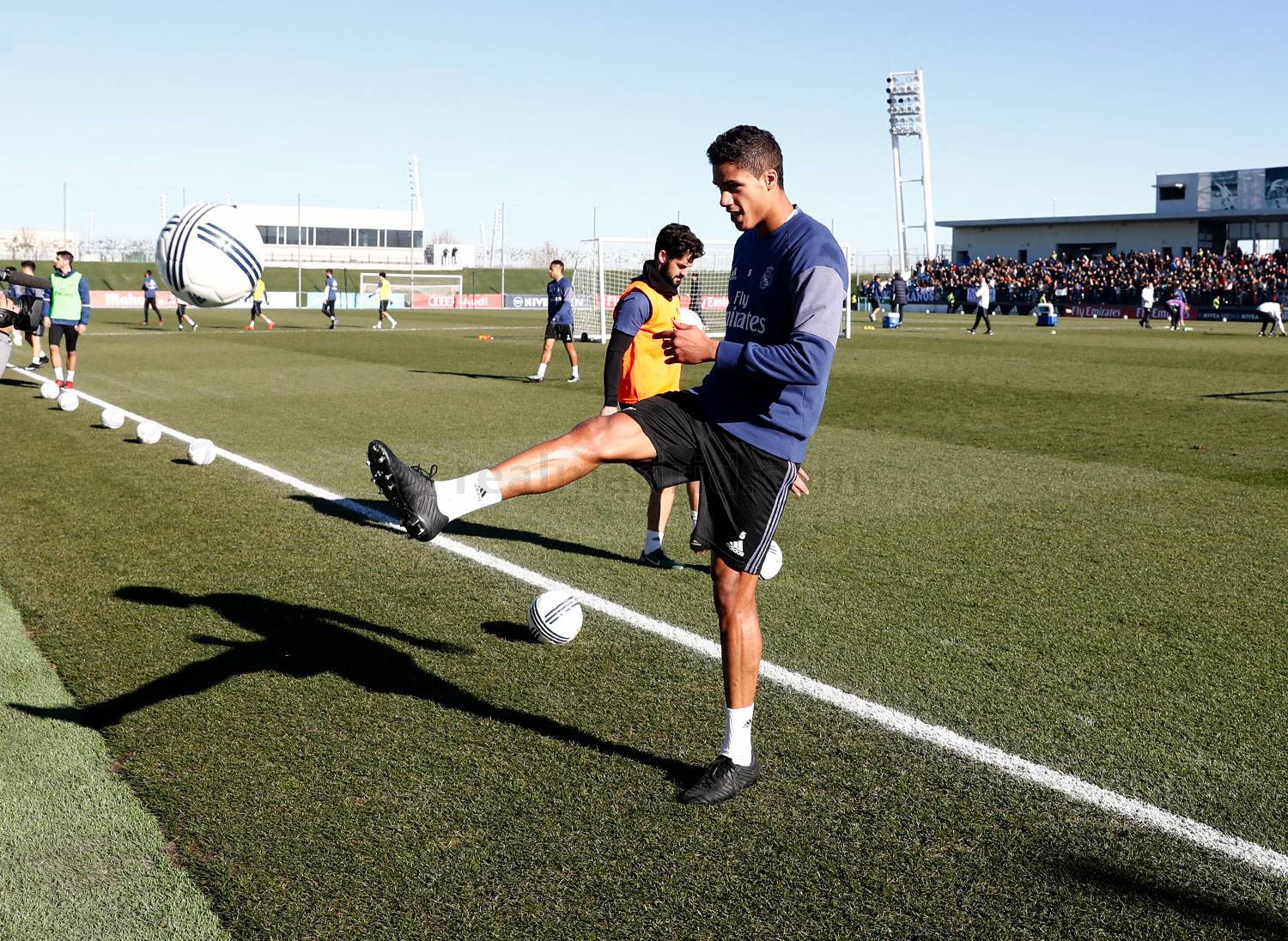 Peste 5.000 de fani au asistat la ultimul antrenament cu public efectuat de Real Madrid în anul 2016 / GALERIE FOTO
