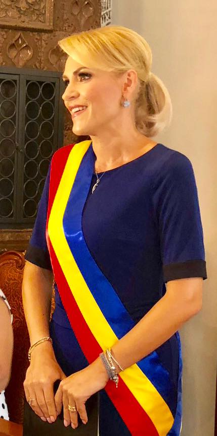Gabriela Firea a oficiat căsătoria dintre jurnaliștii Ionela Năstase și Vlad Petreanu. "Cu un nod în gât și amintiri năvalnice" | FOTO