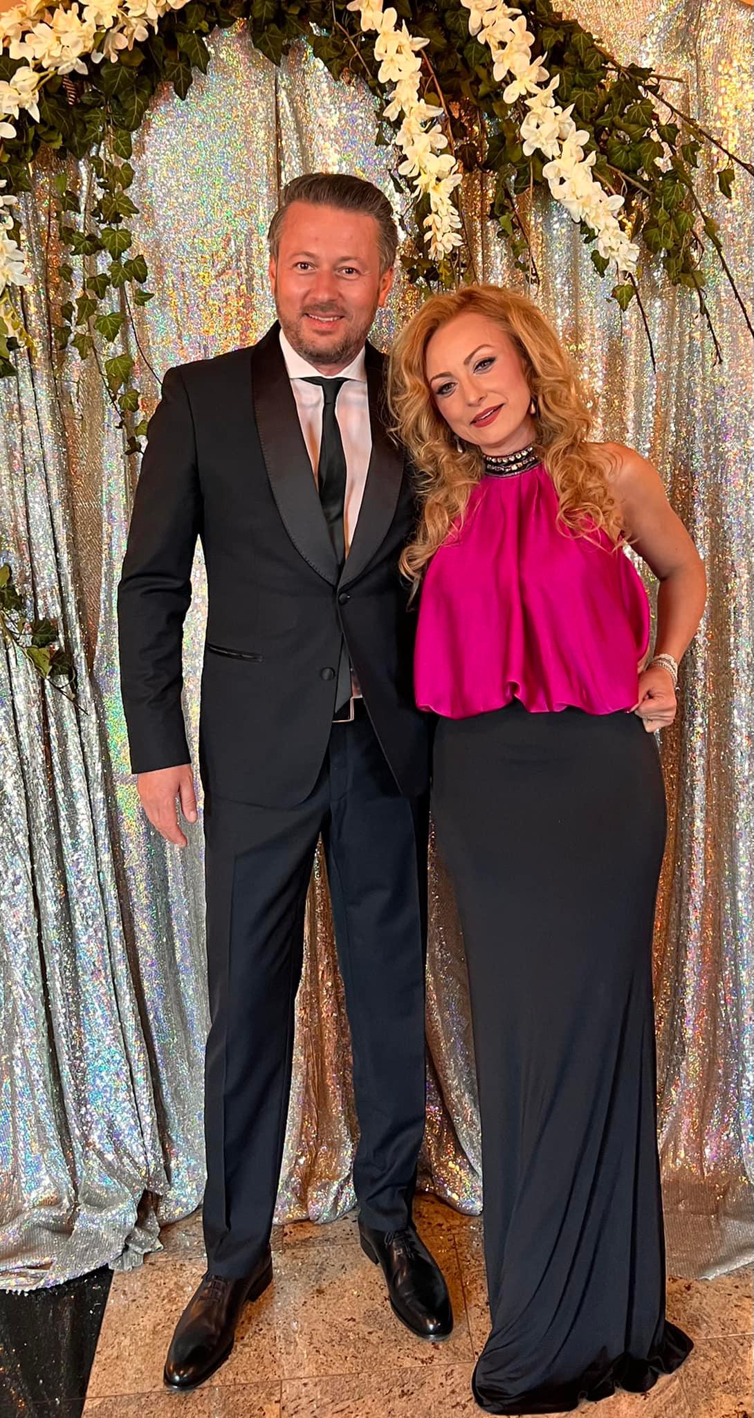 Cici de la „Sistem” s-a căsătorit cu iubita lui, după 30 de ani de la prima întâlnire. Cum a început povestea lor de iubire