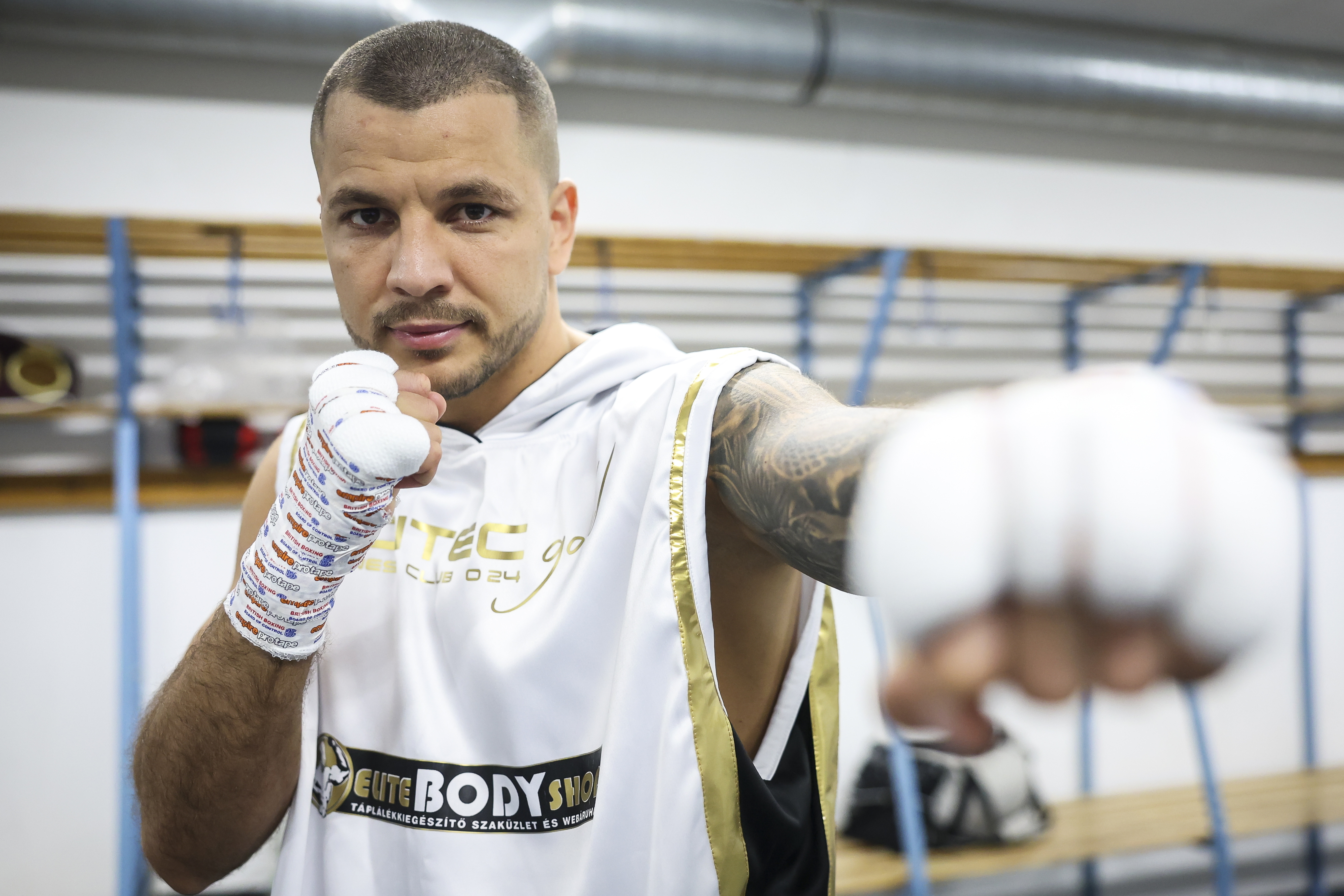 Bacskai Balázs a kenyai repülőbalesetben megszólalt sportvezetőről - Blikk