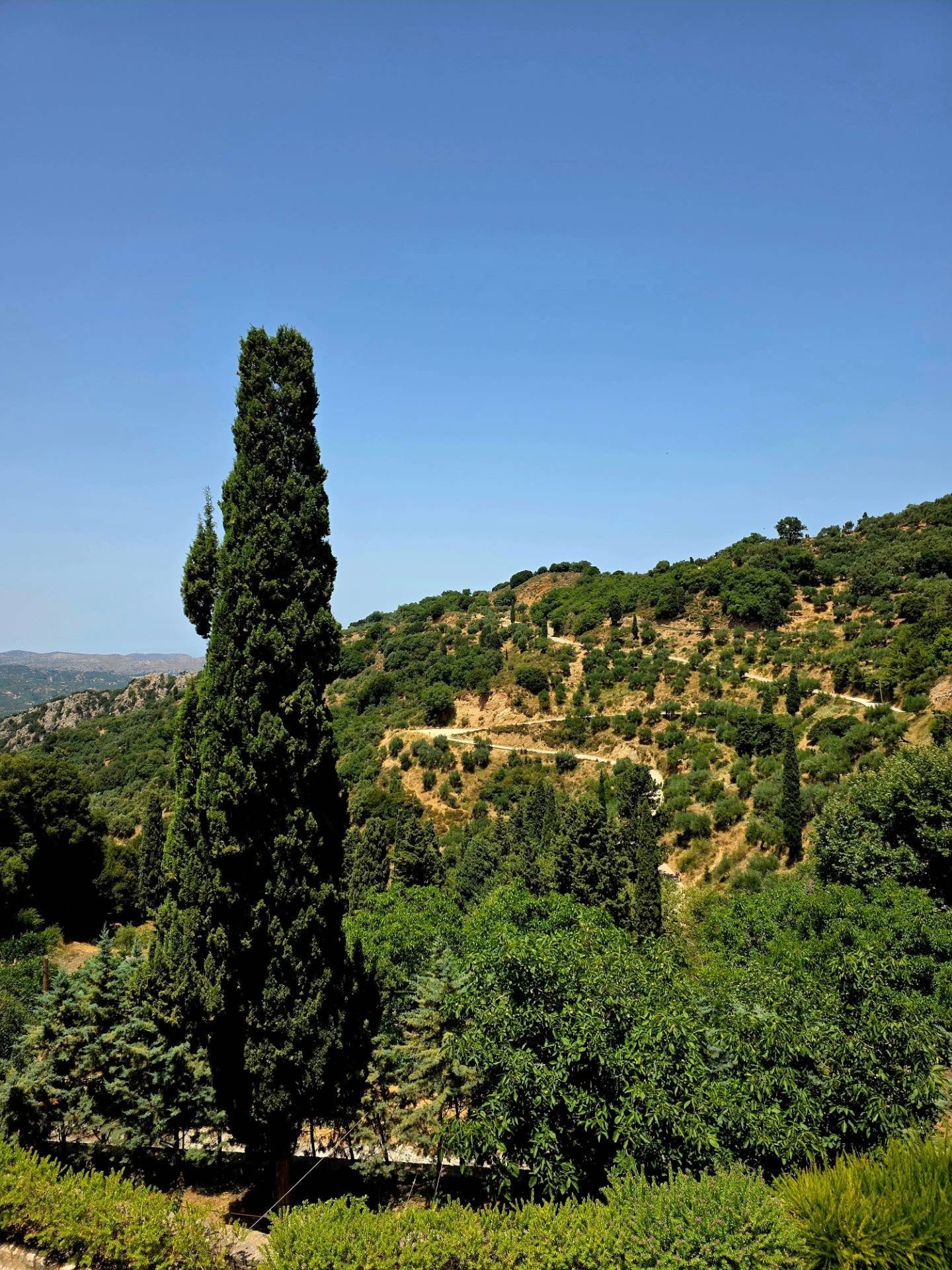 Cum au apărut Monica Bîrlădeanu și soțul ei, Valeriu Gheorghiță, în vacanța din Grecia. Imagini inedite cu actrița în costum de baie, la 47 de ani