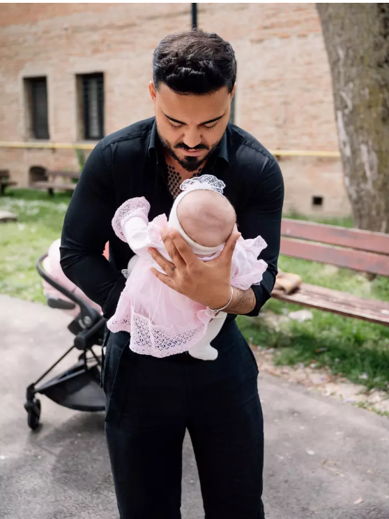 Cătălin Moroșanu și Jador, nași la botezul fetiței lui Tj Miles. Ținutele soțiilor au atras toate privirile. „Simplu, delicat și plin de iubire”
