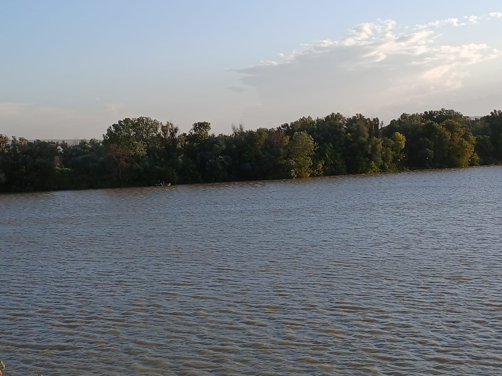 Viitura a ajuns în România. Cum arată Dunărea la Baziaș: debite crescute, dar fără pericol. Strategia autorităților la Porțile de Fier | VIDEO