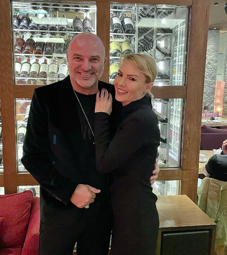 Imagini rare cu soția lui Dan Capatos. Cum a cunoscut-o prezentatorul pe Monica: „Ea trebuia să se căsătorească”