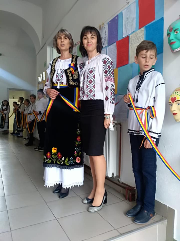 Liliana Mursa, învăţătoarea care a renunțat la bănci și la catedră: „Eu nu rezonez cu modelul tradițional, vreau altceva pentru copii. Un mediu mult mai cald și mai apropiat de realitate”
