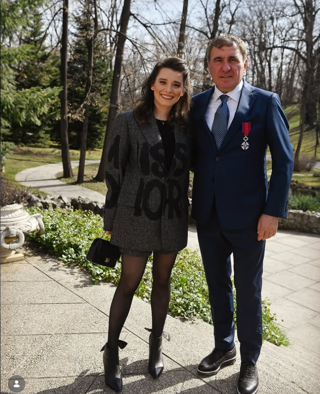 Cât costă să petreci Paștele în hotelurile vedetelor. Ofertele surprinzătoare ale Monicăi Anghel, Simonei Halep și a lui Gică Hagi