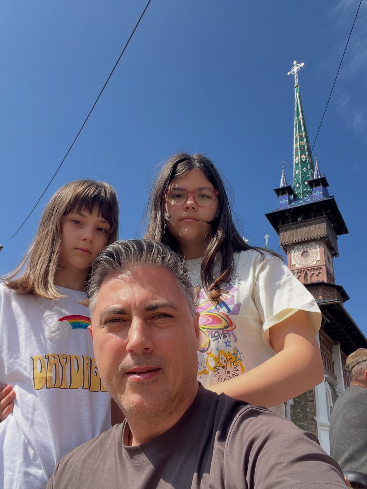 De ce fiicele lui Alexandru Ciucu nu zâmbesc în imaginile din vacanța alături de tatăl lor: „Prietenii știu de ce”