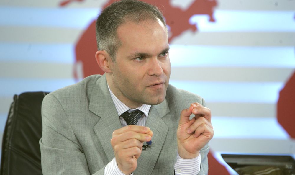 Elena Lasconi, caracterizată de Daniel Funeriu în emisiunea „La Măruță”: „O doamnă și-a asumat această competiție foarte dură”
