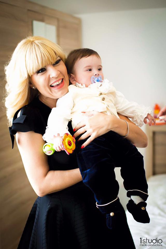 Elena Udrea, într-o postură inedită. Ce imagini a publicat pe Facebook / FOTO