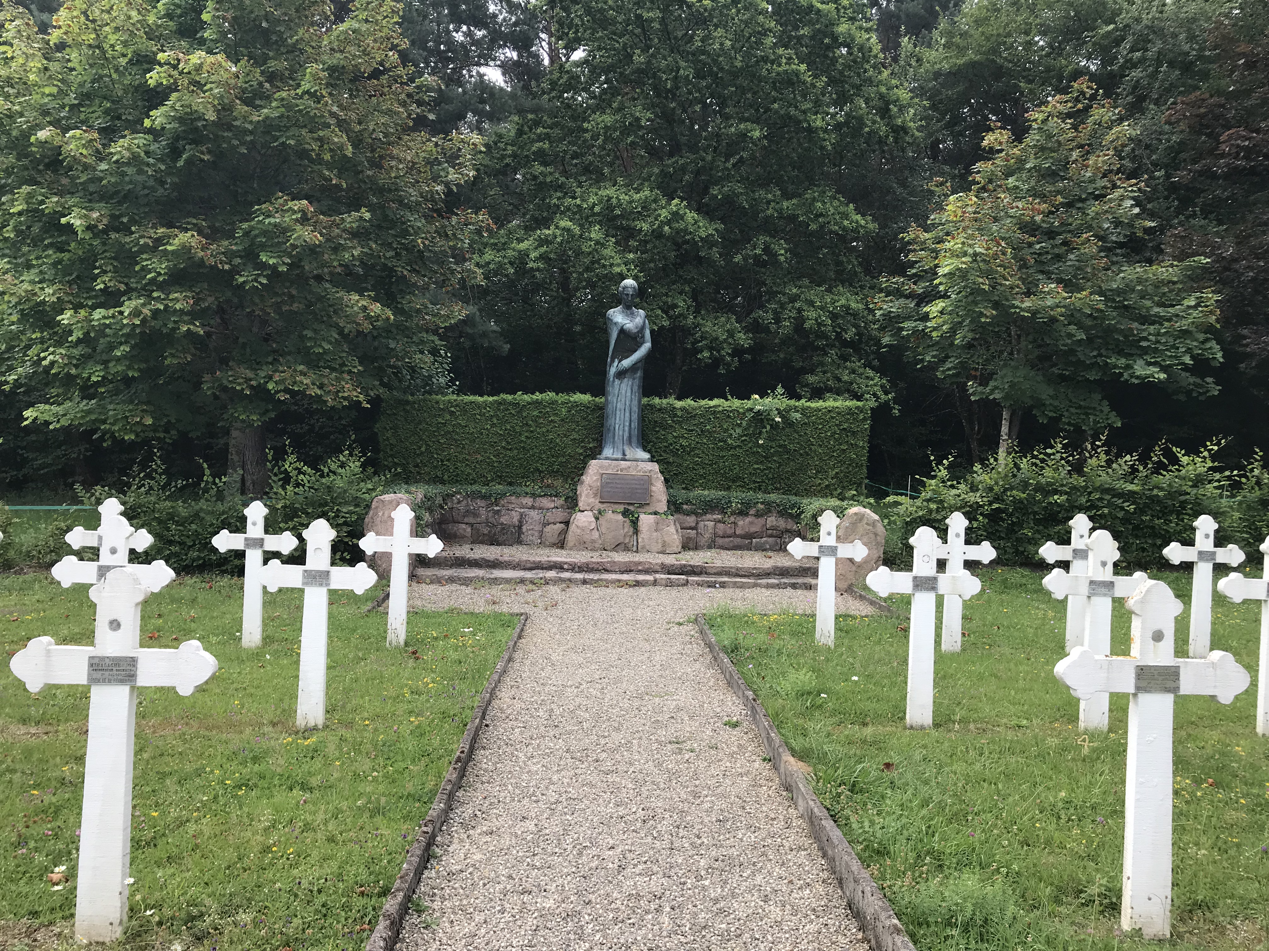 Reportaj la cea mai importantă necropolă din Franța cu soldați români care au pierit în Primul Război Mondial. „Sacrificiul lor nu a fost inutil pentru România de azi”