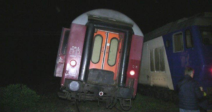 UPDATE | Trenul InterRegio 1765, Iași-Timișoara, a deraiat la ieșirea din Gara Dej. Traficul feroviar în zonă nu este afectat