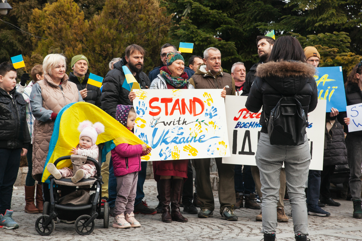 Activistă din Rusia, voluntar pentru ucrainenii ajunși în Bulgaria: „Uneori, credeam că ruşii ar prefera să mănânce scoarţă de copac decât să se revolte”