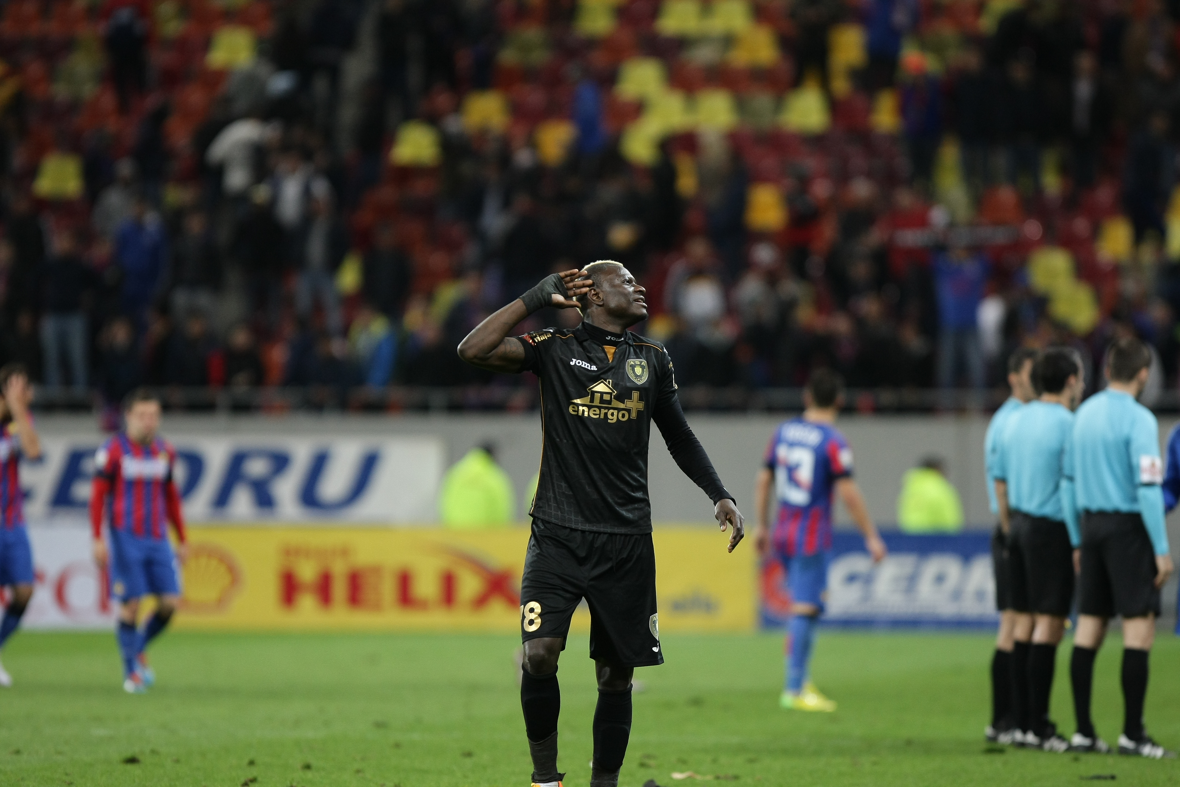 N'Doye râde de Steaua: ”Nu poate, mă jur!” / GALERIE FOTO