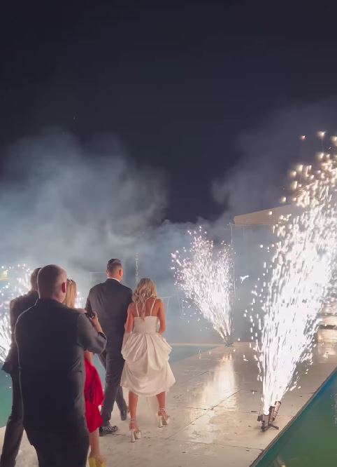 Imagini de la nunta spectaculoasă a lui Bursucu. Verighetele au costat 9.000 de euro, iar Cătălin Botezatu a creat rochia de mireasă