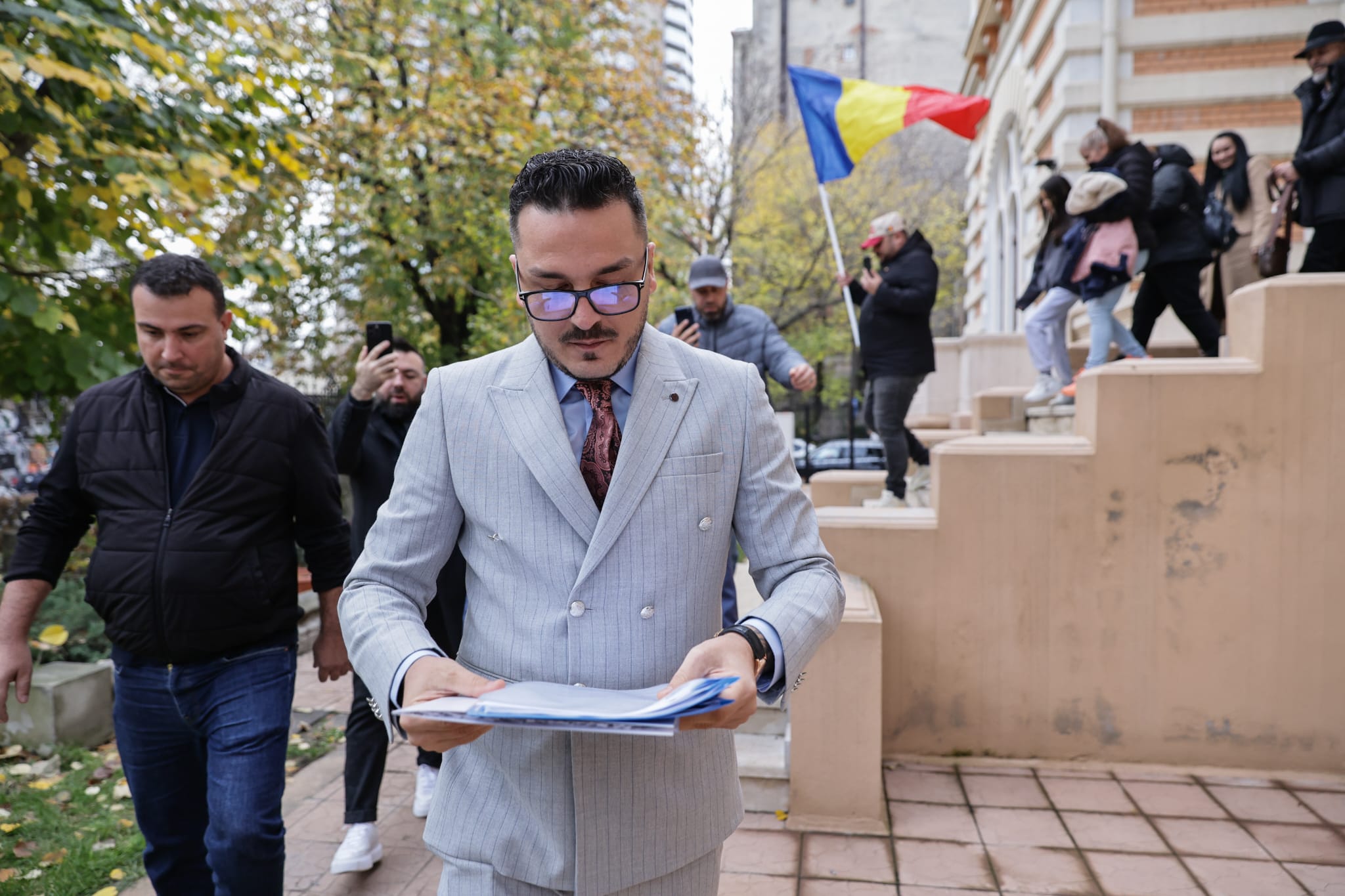 Promisiunea făcută de Makaveli la depunerea candidaturii pentru Primăria București: „Nu sunt olimpic, n-am nici concubină”