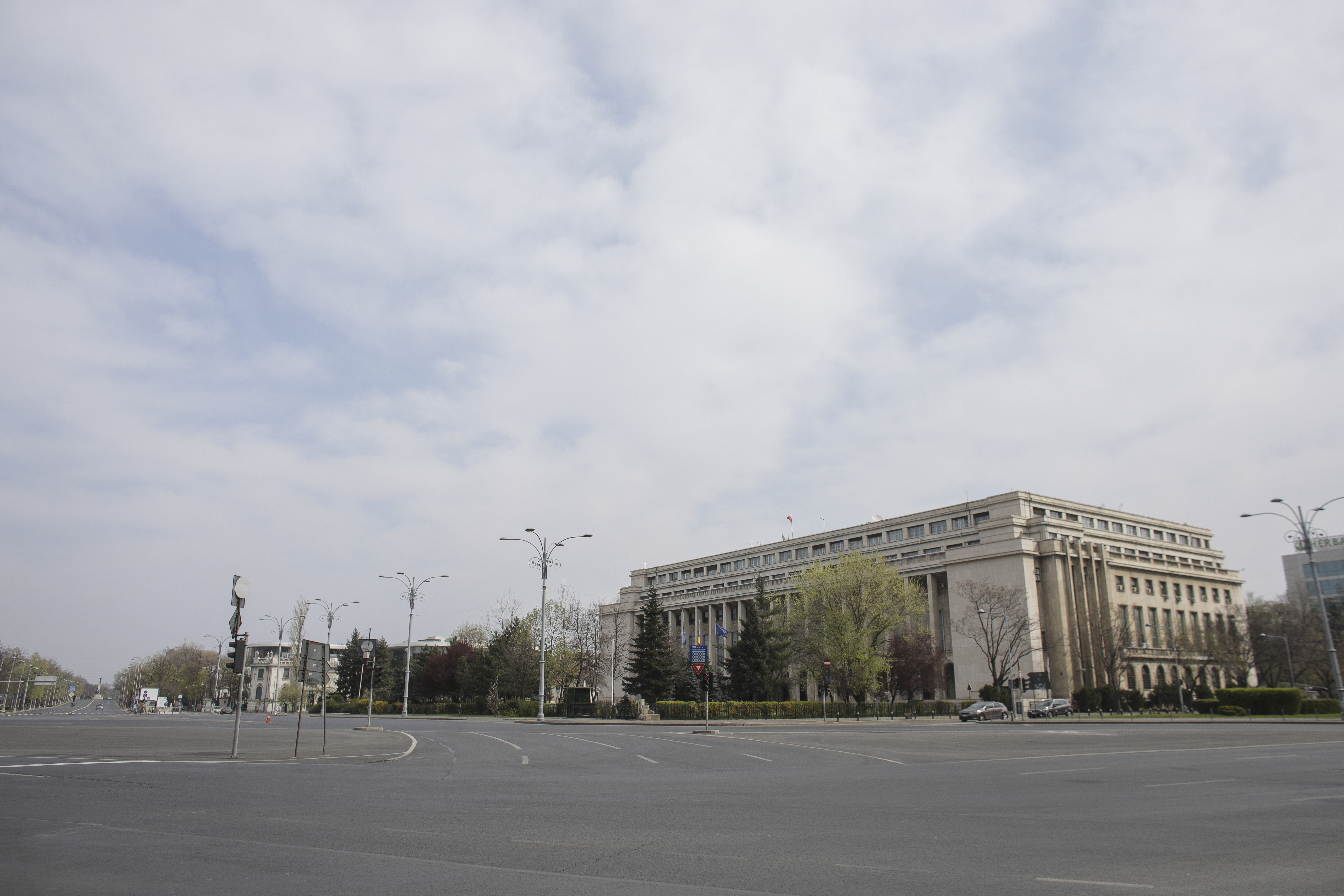 Orașul-fantomă. Cum arăta Bucureștiul duminică la prânz. GALERIE FOTO