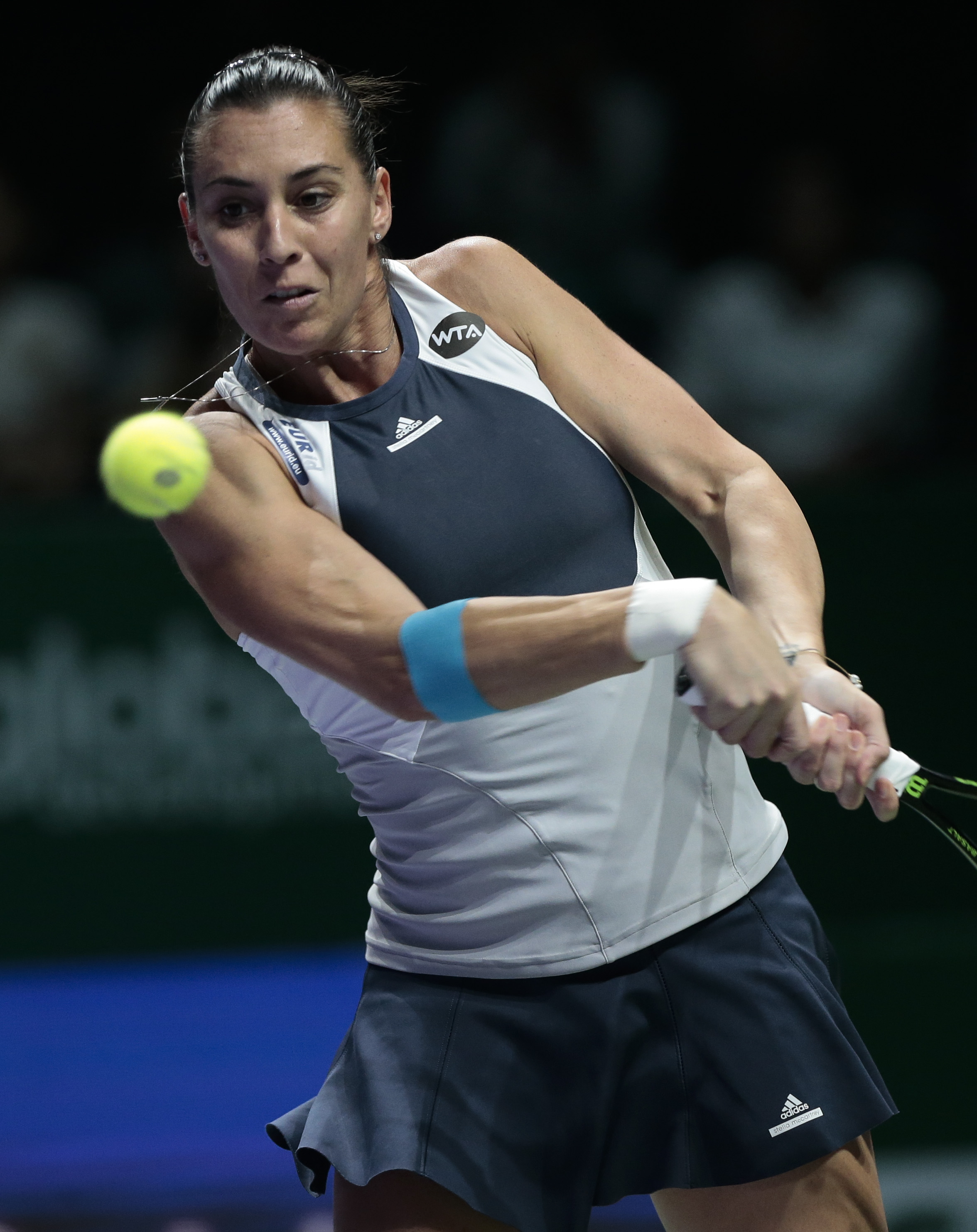 Halep a debutat fantastic la Turneul Campioanelor: ^a demolat-o pe italianca Pennetta, 6-0, 6-3. Marți, urmează Șarapova / LIVEBLOG&VIDEO