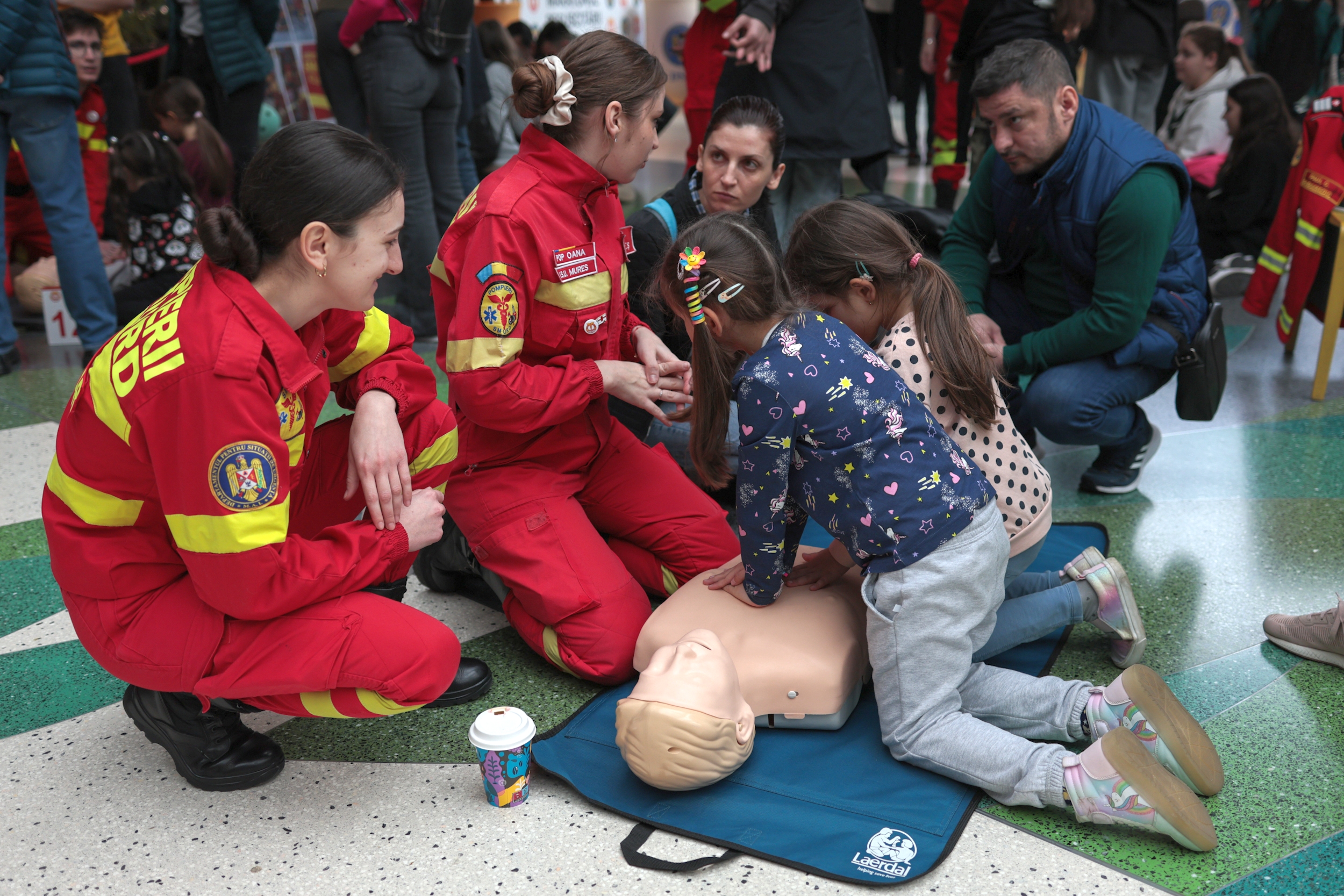 Cum acorzi primul ajutor în cazul unui stop cardio-respirator? Libertatea a participat la Maratonul Resuscitării: „Așa devii un salvator”