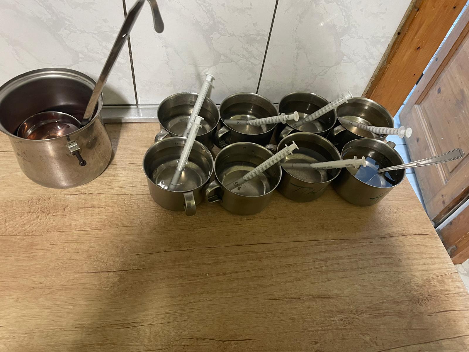 Imagini greu de privit din centrele unde copiii cu dizabilități erau ținuți încuiați cu zăvoare, ca să nu iasă din camere, în Mureș