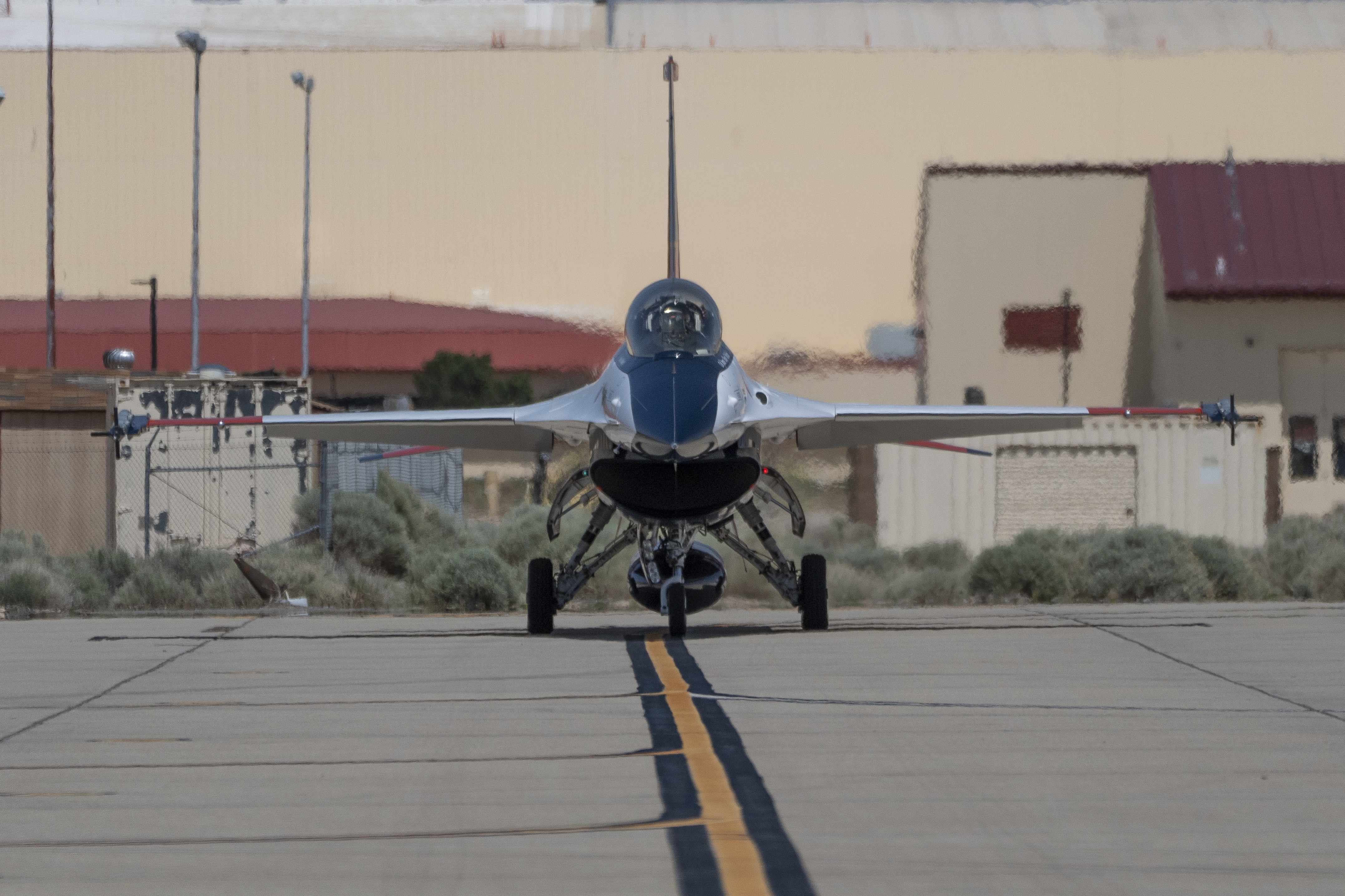 Zbor istoric cu un avion de luptă F-16 controlat de inteligență artificială. Ce însemnătate are pentru un război