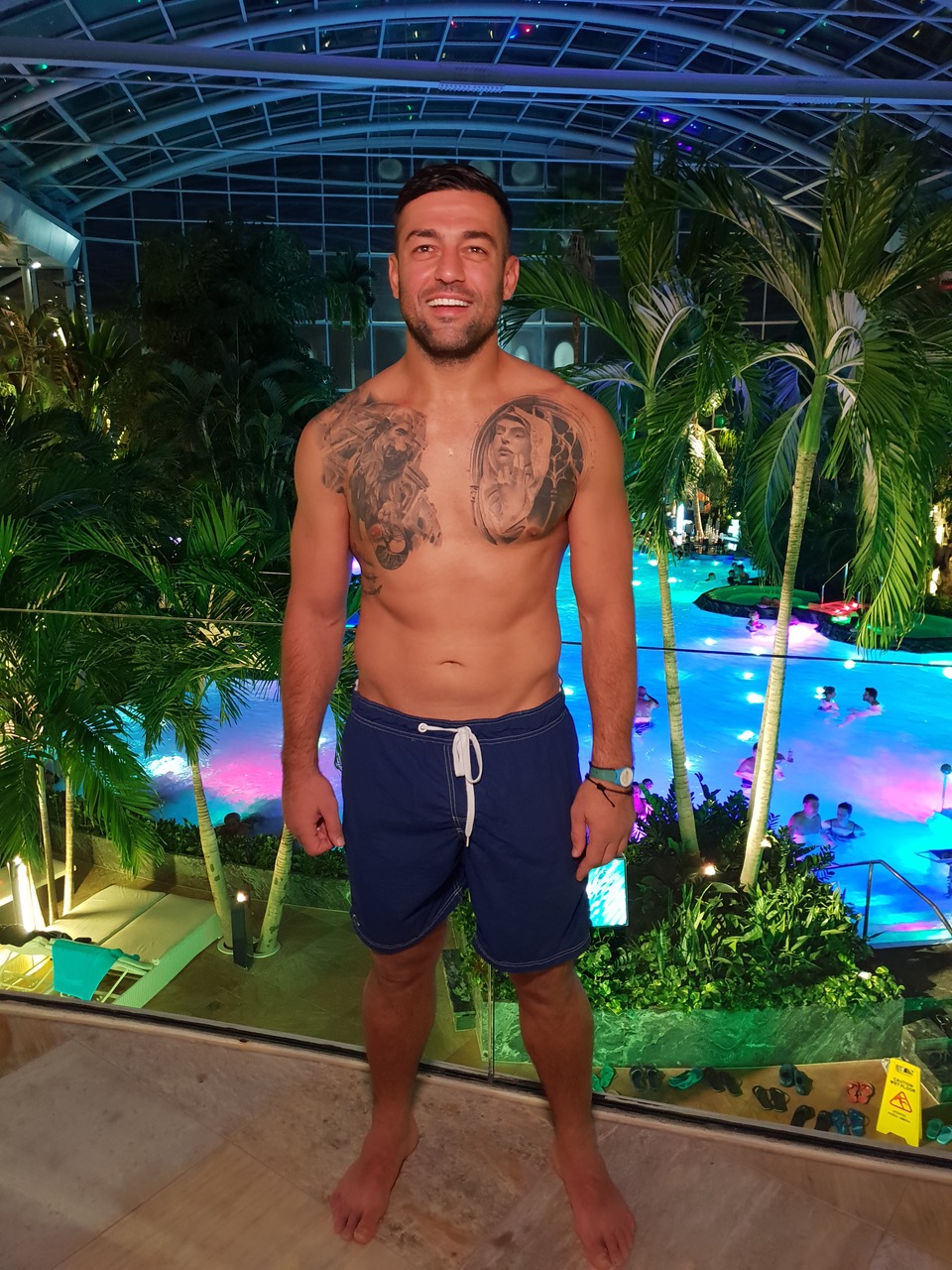 Rugbiștii de la CSM București și-au etalat tatuajele la bazin! ”Tarzan”, lider în junglă