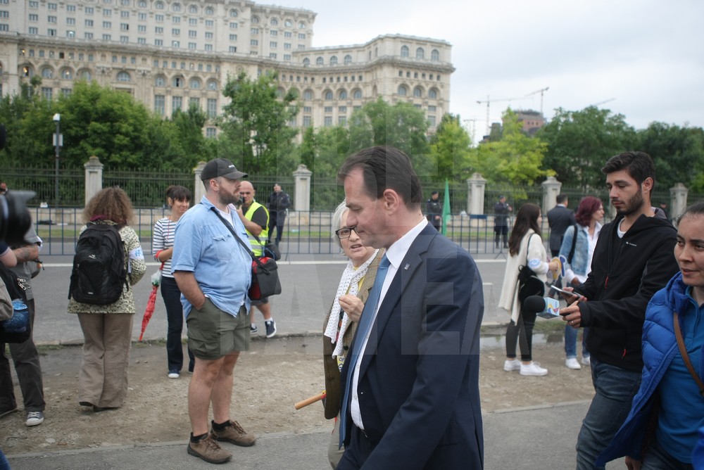 FOTO | Ludovic Orban, după moțiunea de cenzură: ”Sfârșitul lui Dragnea este aproape!”