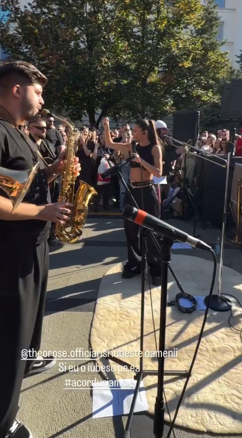 Theo Rose a cântat pe Calea Victoriei