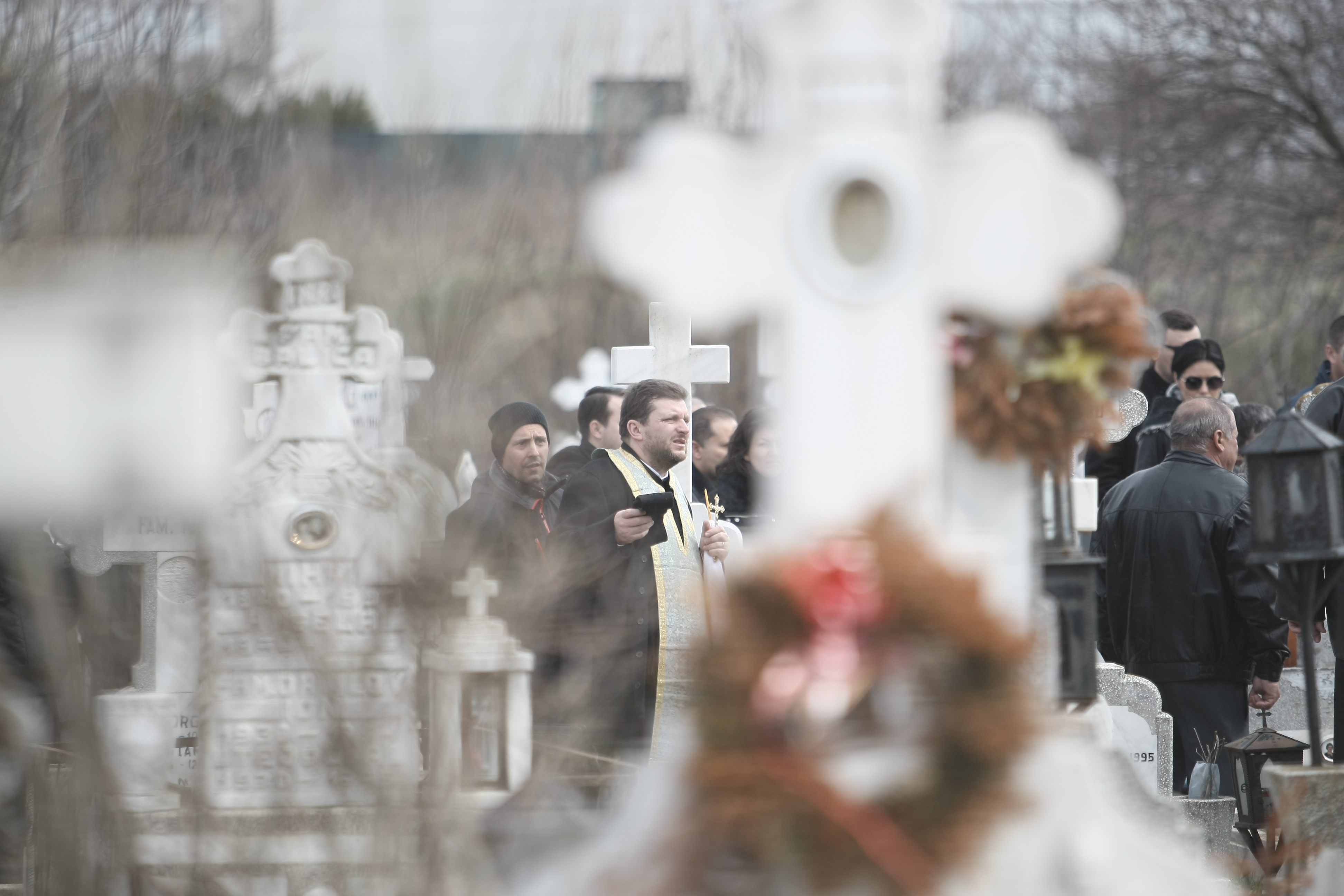 Vasile Turcu a fost înmormântat după ritualurile sinucigașilor. Fostul om de afaceri a fost condus pe ultimul drum de rude, prieteni și doar câțiva oameni de fotbal