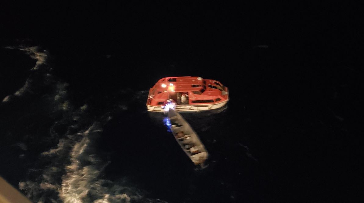 Miracol de Crăciun în Caraibe. Doi pescari au fost salvați printr-un noroc incredibil, după ce au plutit în derivă 20 de zile