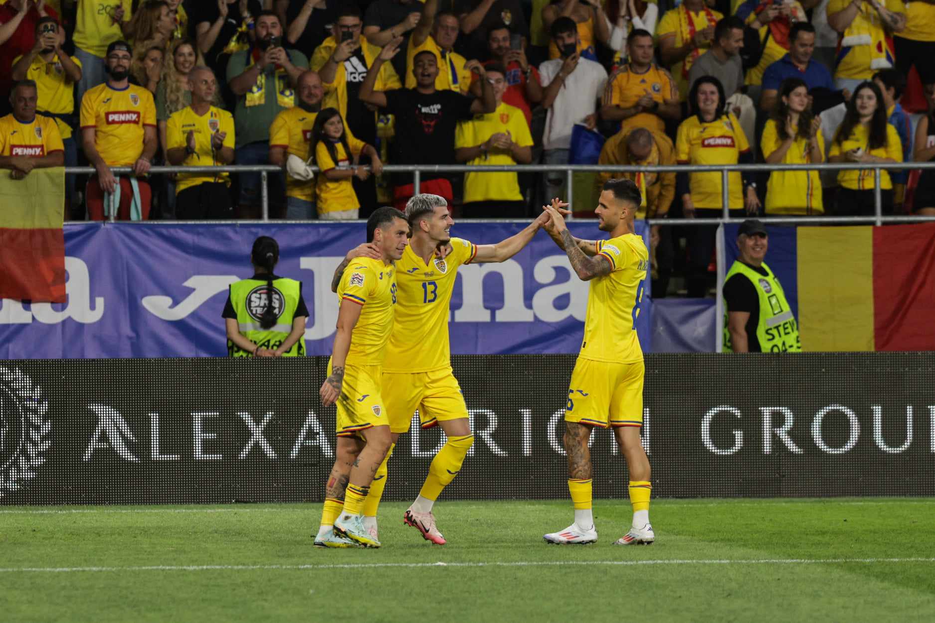 România - Lituania 3-1, în Liga Națiunilor. Schimbările lui Mircea Lucescu au adus victoria. VAR ne-a salvat de două ori