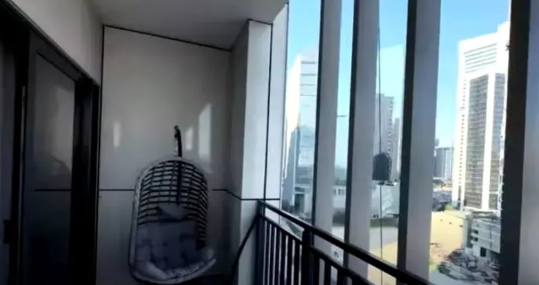 Imagini cu apartamentul din Dubai pe care și l-au cumpărat Armin Nicoară și Claudia Puican: „Aproape de Burj Khalifa. Au și piscină”