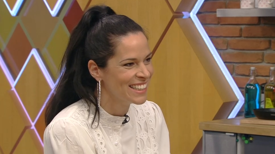 VV Giginek várandósan is észbontó alakja van: így kerekedik a kismama pocakja – fotó