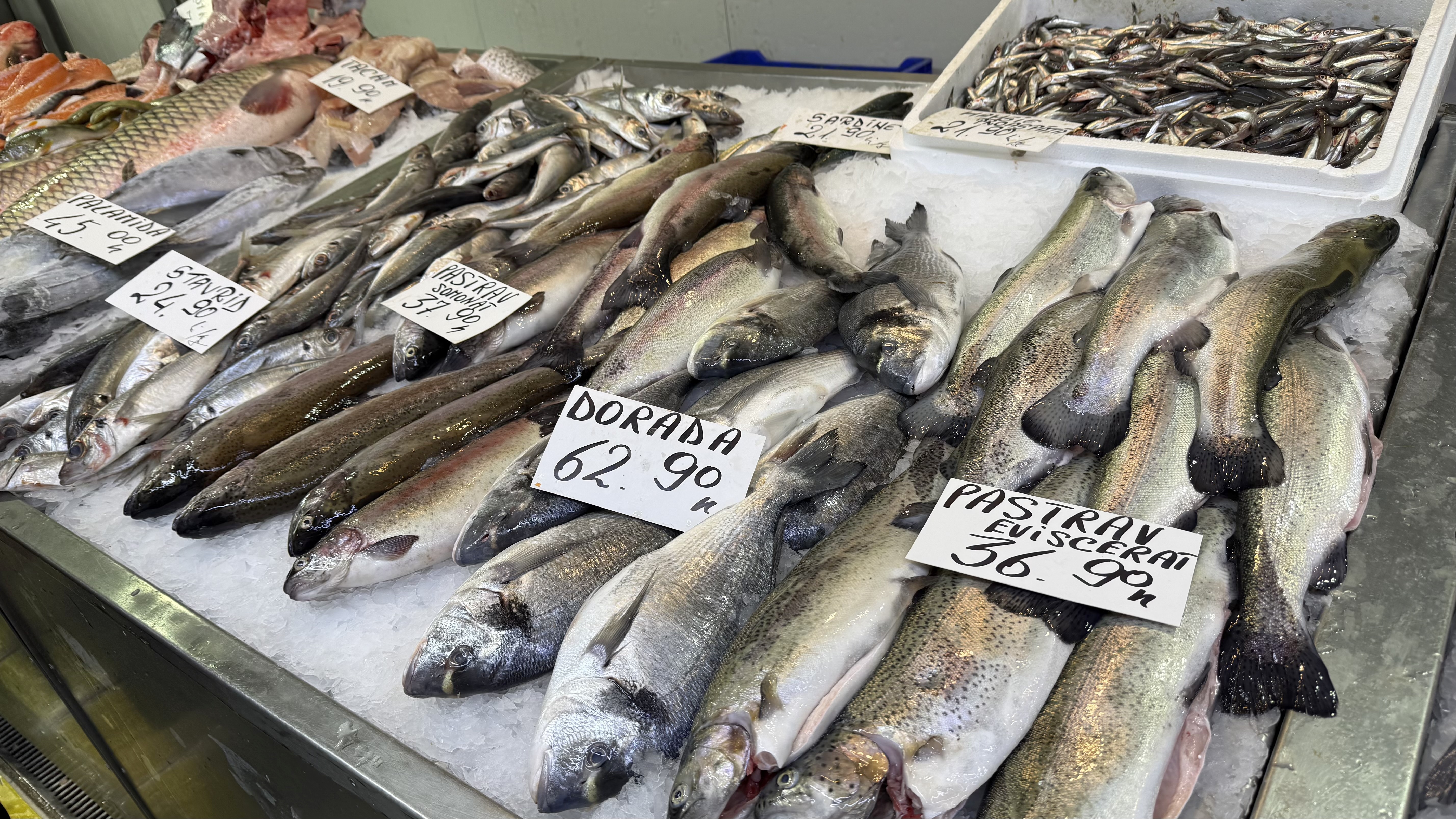 Alertă de prețuri în piețe pentru prima dezlegare la pește din Postul Paștelui. Delicatesa care a ajuns să coste 700 de lei kilogramul