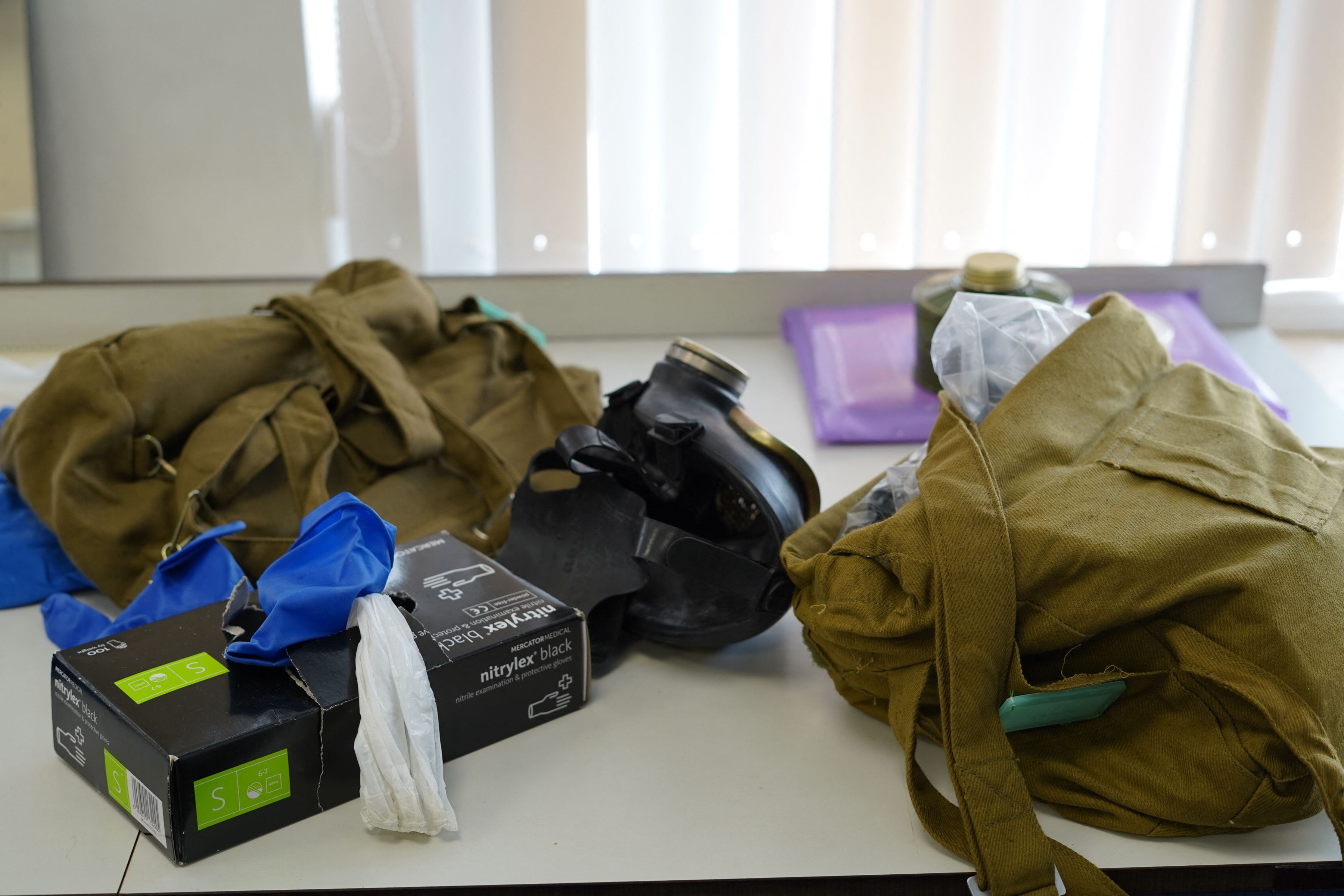 FOTO. „Lumea rusă”, ajunsă la Cernobîl: Tranșee săpate în pădurea radioactivă, zone minate, hard disk-uri și procesoare furate din laboratoare
