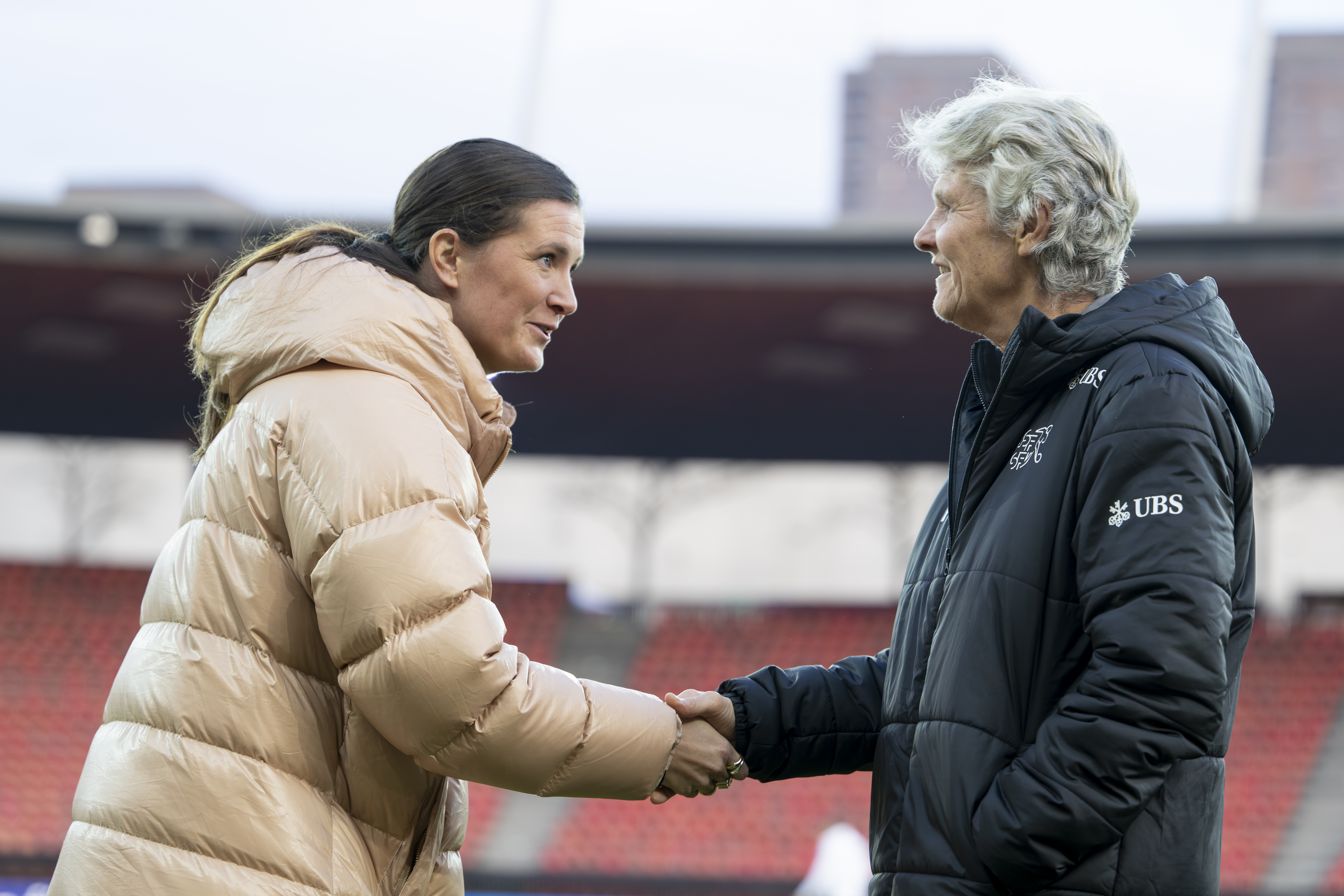 Prima femeie care va comenta meciuri de fotbal la postul public din Elveția. Ioana Cosma a deschis drumul