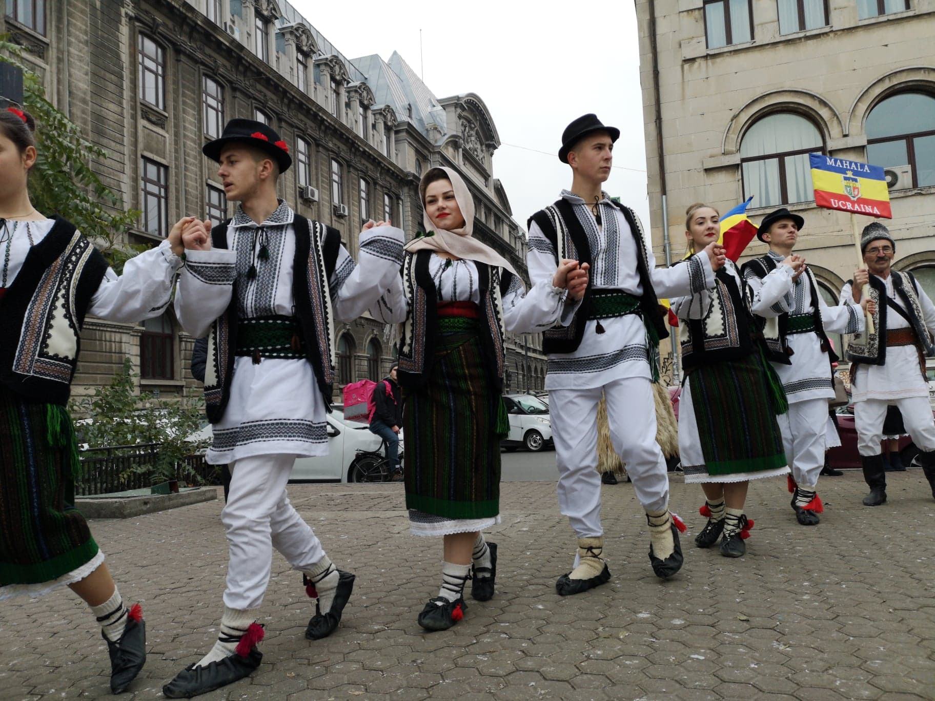 FOTO & VIDEO / Festivalul Bucovinei are loc, până duminică, în centrul Capitalei
