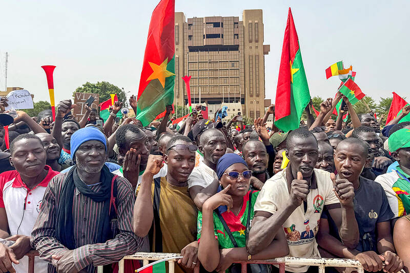 Nigeria's secret police clamps down on rally for Burkina Faso’s Traoré, arrests organizer