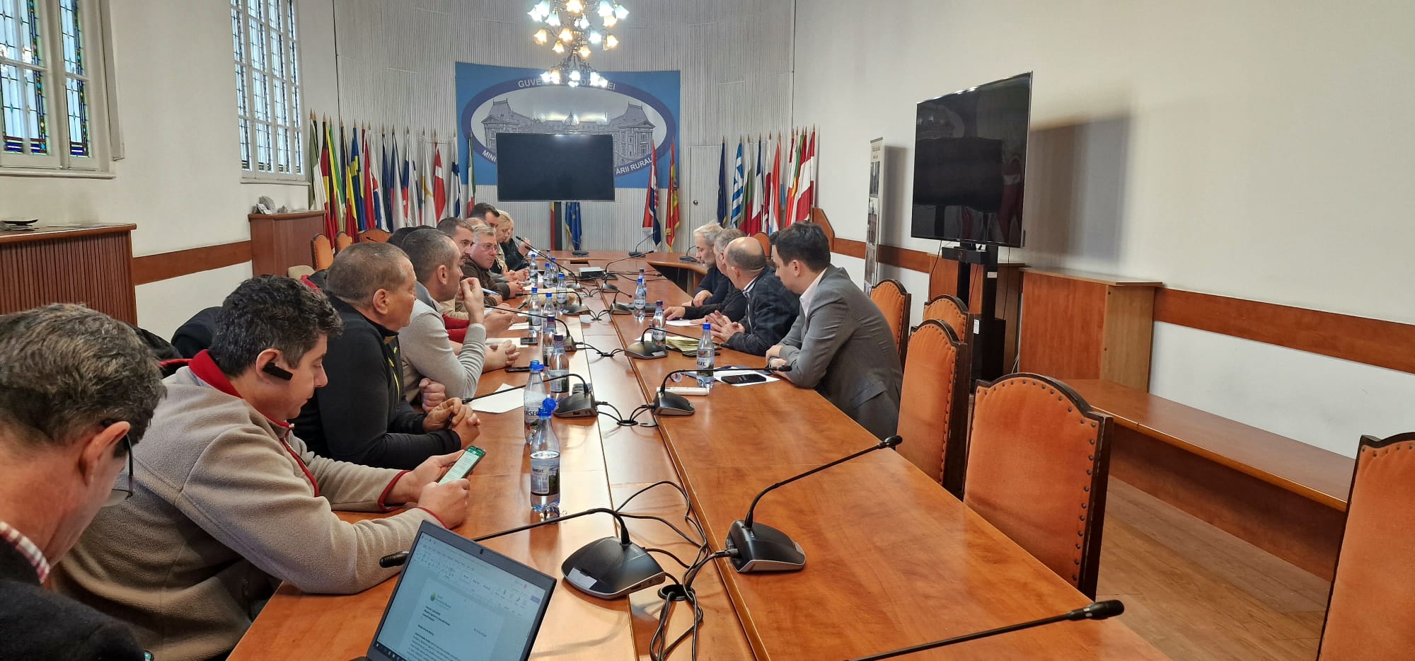 Protestul fermierilor și transportatorilor: 3 ore de discuții la Ministerul Agriculturii, 4 ore - la Transporturi, incidente la Constanța și trafic îngreunat în mai multe zone