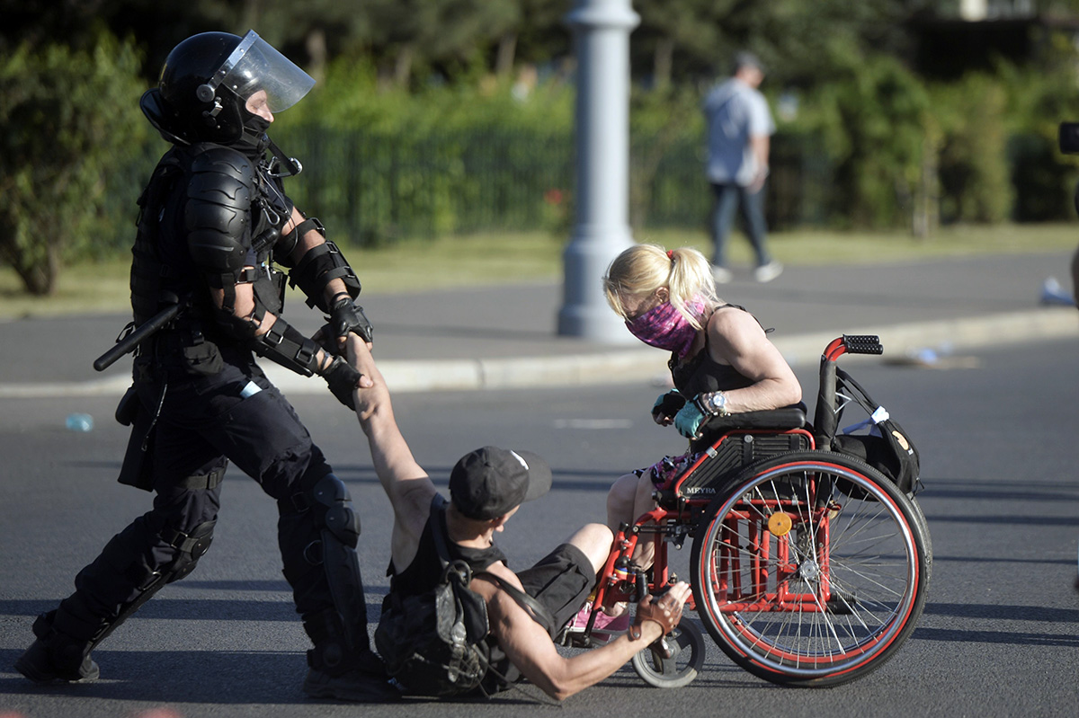 Un an de la protestul din 10 august, soldat cu violențe de stradă: aceiaşi şefi ai Jandarmeriei în funcţie, nici un vinovat găsit