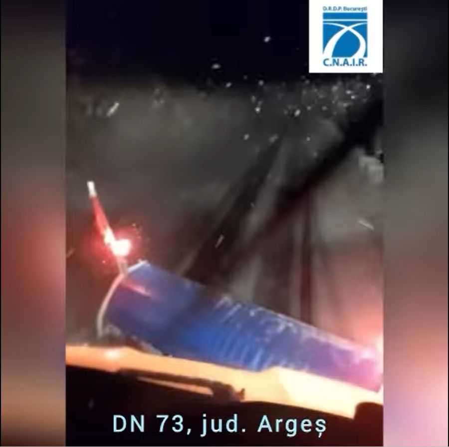 Iarna a venit la munte, Transalpina s-a închis, drumarii intervin cu material antiderapant | Video