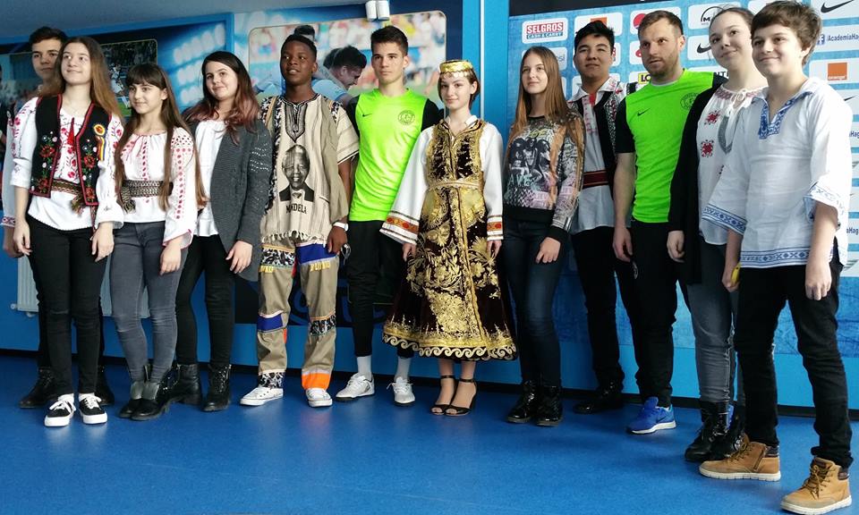 Gică Hagi s-a întâlnit cu participanții Galei Culturale Internaționale / FOTO&VIDEO