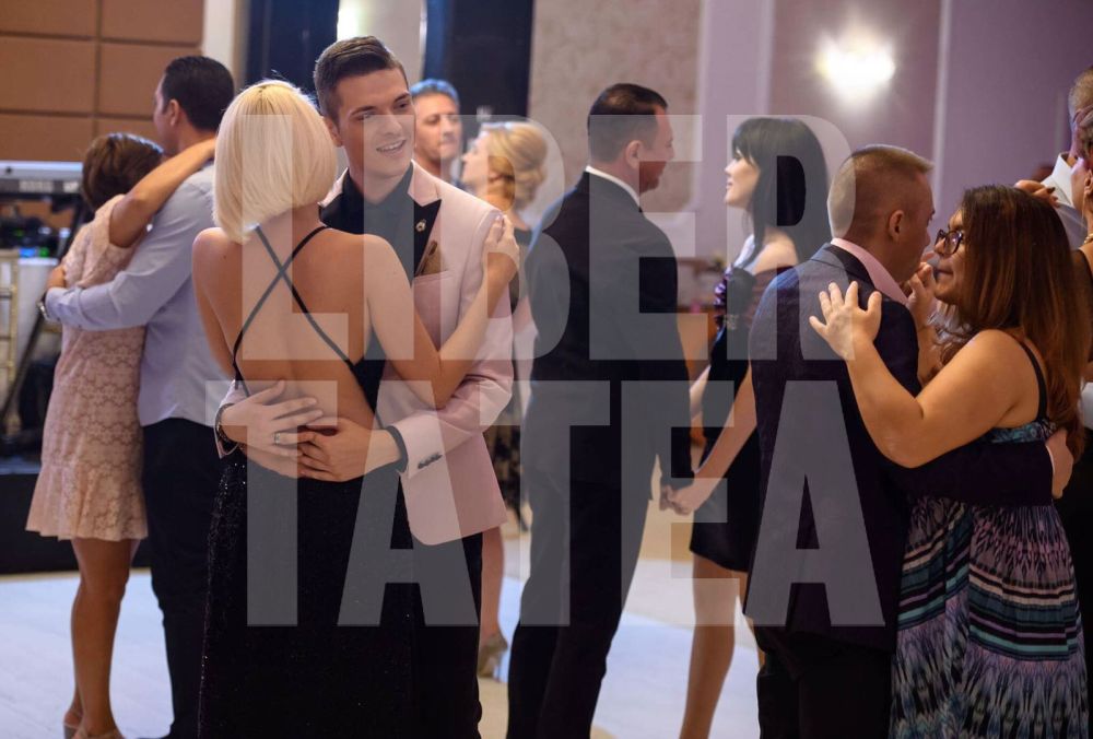 FOTO EXCLUSIV/ Solista Maria Constantin s-a afișat weekend-ul trecut la un eveniment privat la brațul altui bărbat. Despre cine este vorba