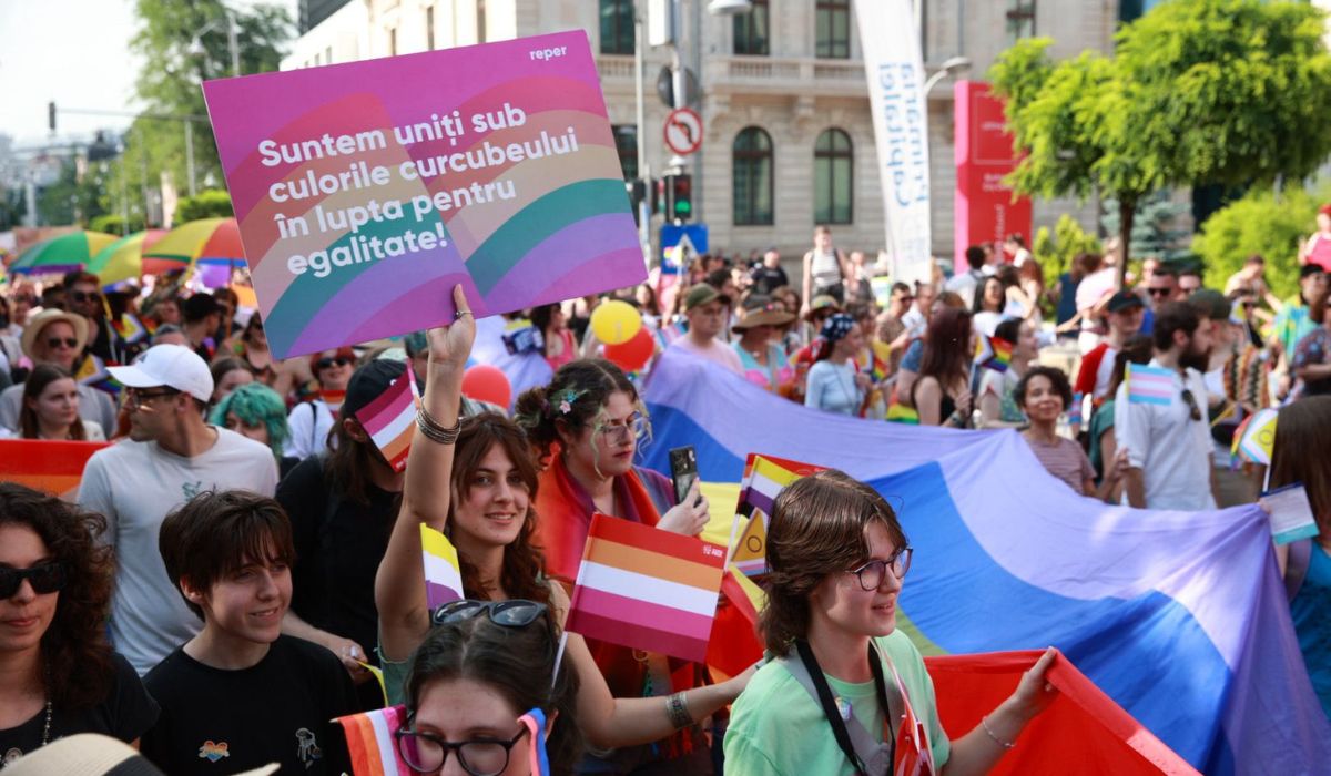 Bucharest Pride 2025. Număr record de participanți la ediția care marchează 20 de ani de la primul marș LGBTQIA+ din România