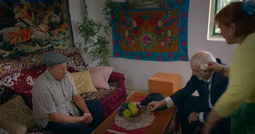 Ultima apariție într-un serial a actorului Doru Ana. Personajul său a avut un destin tragic în „Adela”, producția de la Antena 1