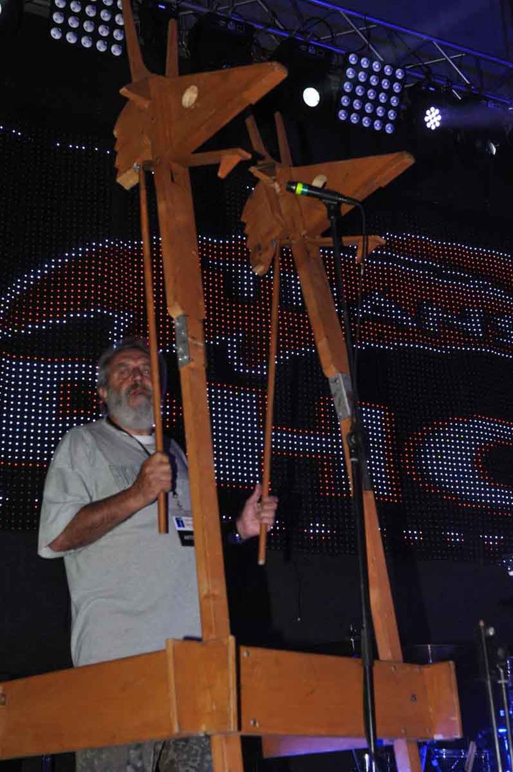 Câți bani s-au strâns la concertul umanitar cu 14 trupe rock, organizat după furtuna din Timișoara. Vânzările de bilete, sub așteptări