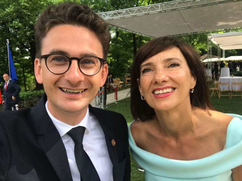 REPORTAJ/ Ce nu s-a văzut la recepția de Ziua Europei, de la Cotroceni; Liderii PSD au venit cu autocarele, Dragnea și Dăncilă au socializat peste o oră (FOTO)