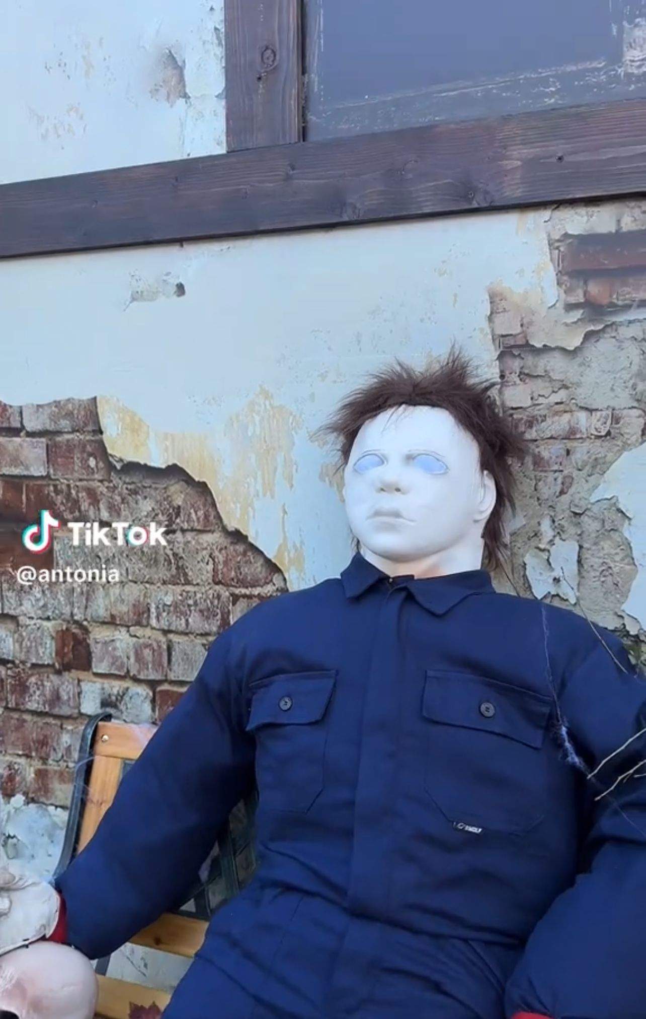 Cum și-a decorat Antonia casa de Halloween. Doar în filmele horror mai vezi așa ceva