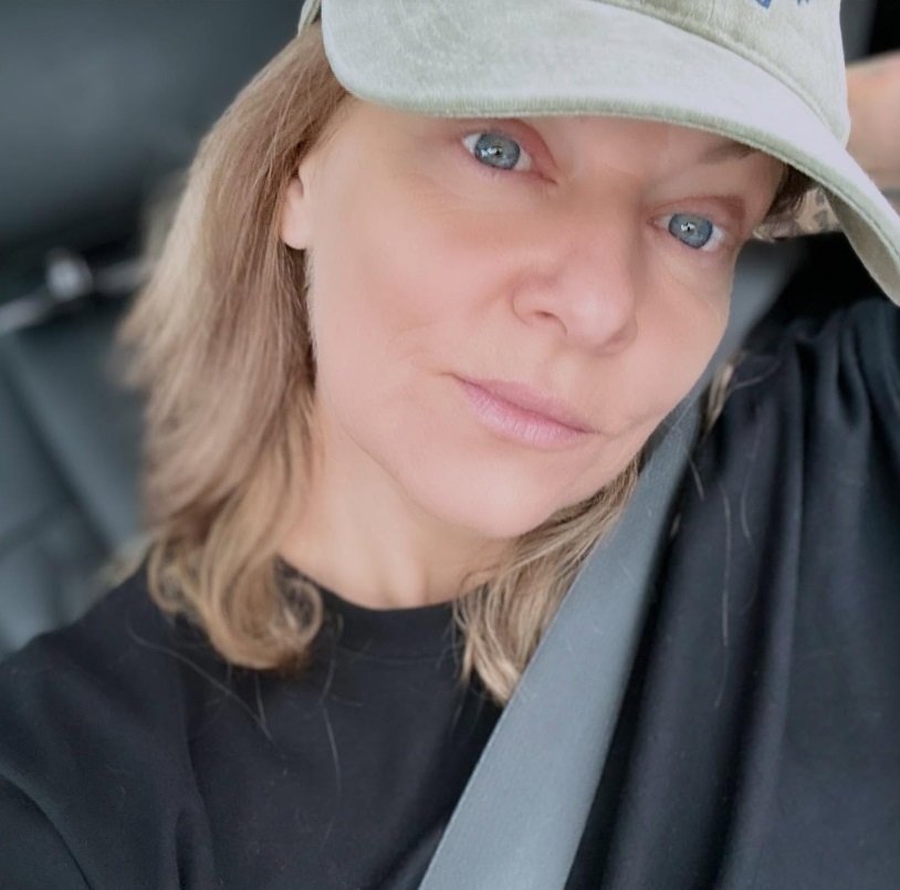 Dana Nălbaru revine în muzică. Melodia pe care o va lansa alături de un videoclip filmat în Argeș: „Din dragoste pentru Dumnezeu”