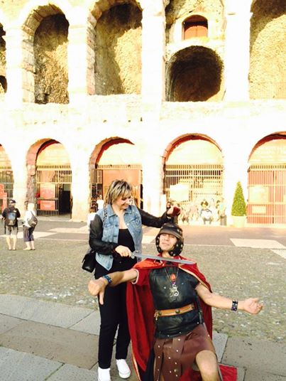 GALERIE FOTO / Anamaria Prodan a vrut să-l TAIE cu sabia pe un italian!